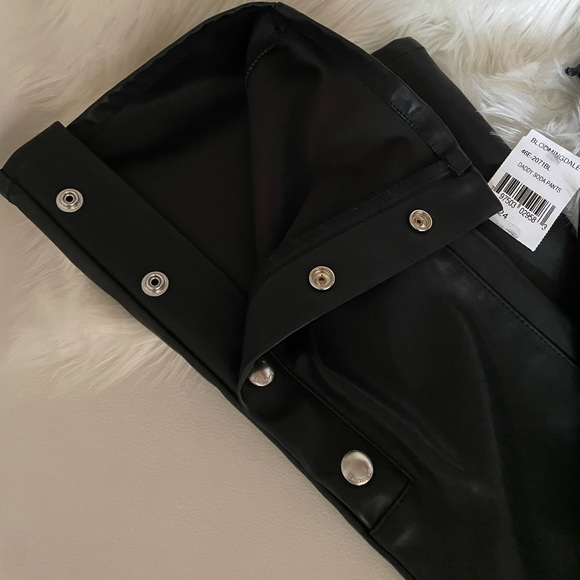 NWT (24) BLANKNYC 7/8 Varick flare cropped Pleather faux vegan snap close black - Picture 9 of 13